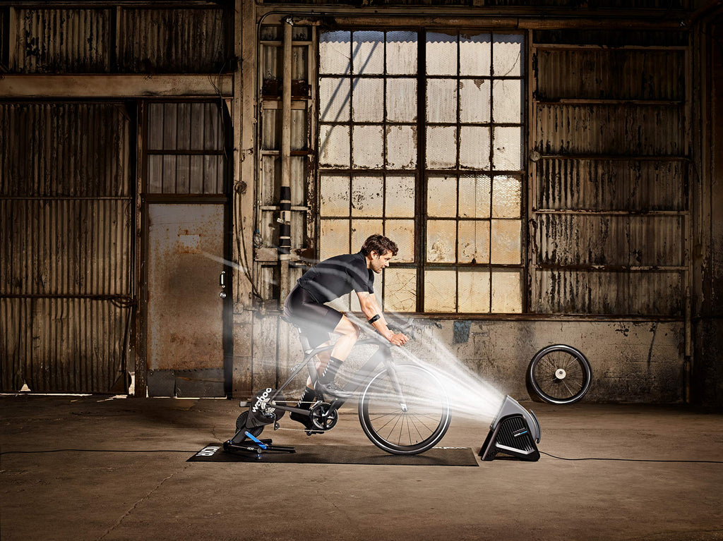 Bluetooth Ventilator KICKR HEADWIND 4 Geschwindigkeiten bis 48 km/h für Indoor Cycling mit App-Steuerung und ANT+