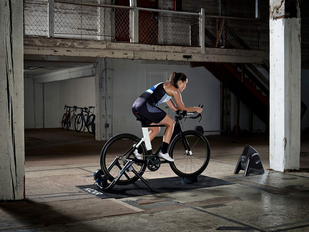 Bluetooth Ventilator KICKR HEADWIND 4 Geschwindigkeiten bis 48 km/h für Indoor Cycling mit App-Steuerung und ANT+