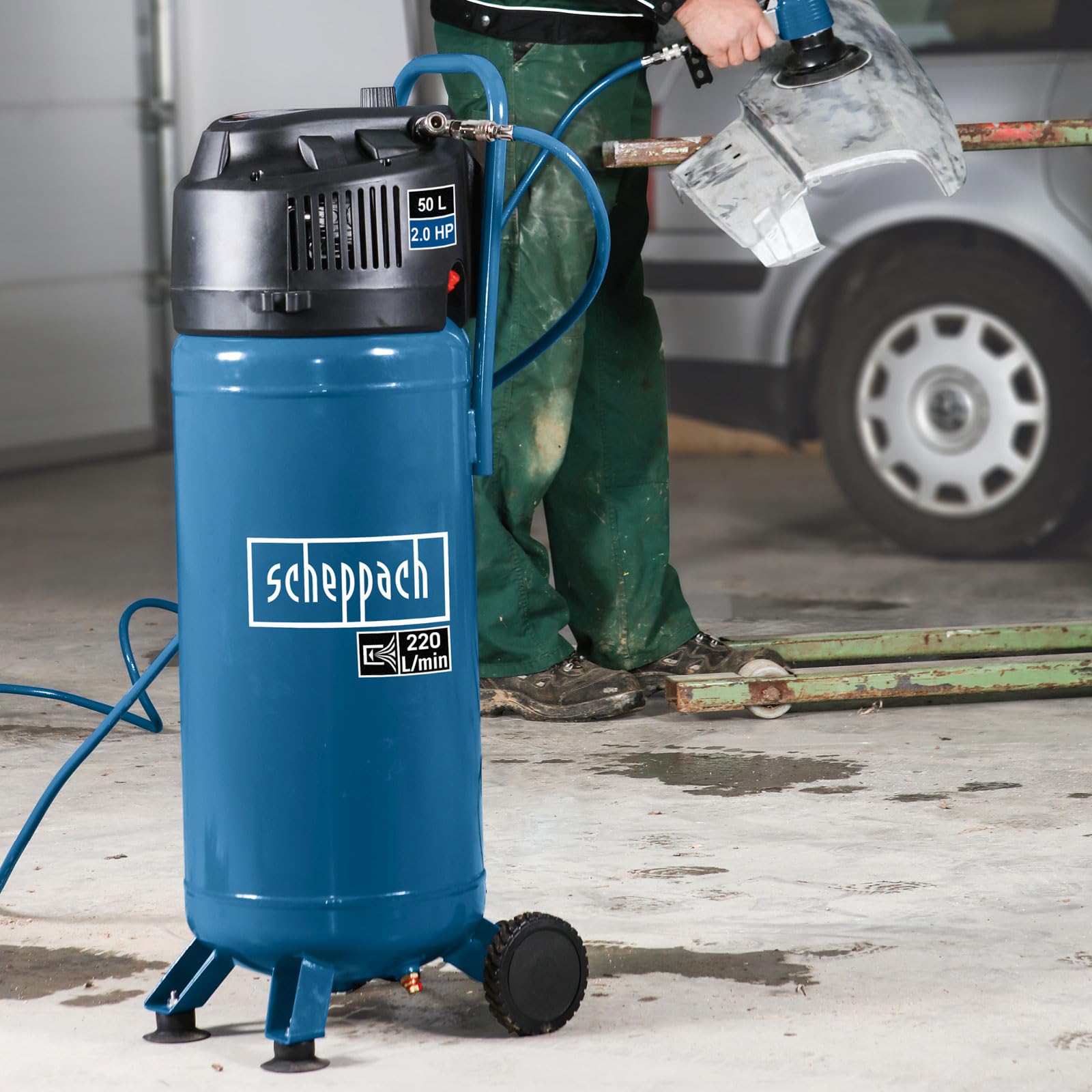 Druckluftkompressor HC51V 50 l 10 bar 1500 W 220 l/min ölfrei mit Druckminderer 2 Schnellkupplungen 13-teiligem Zubehörset und 15 m Schlauch