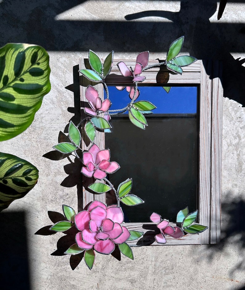 Glasmalerei-Spiegel mit Magnolien, Holzrahmen, botanische Wanddekoration, 30x40 cm