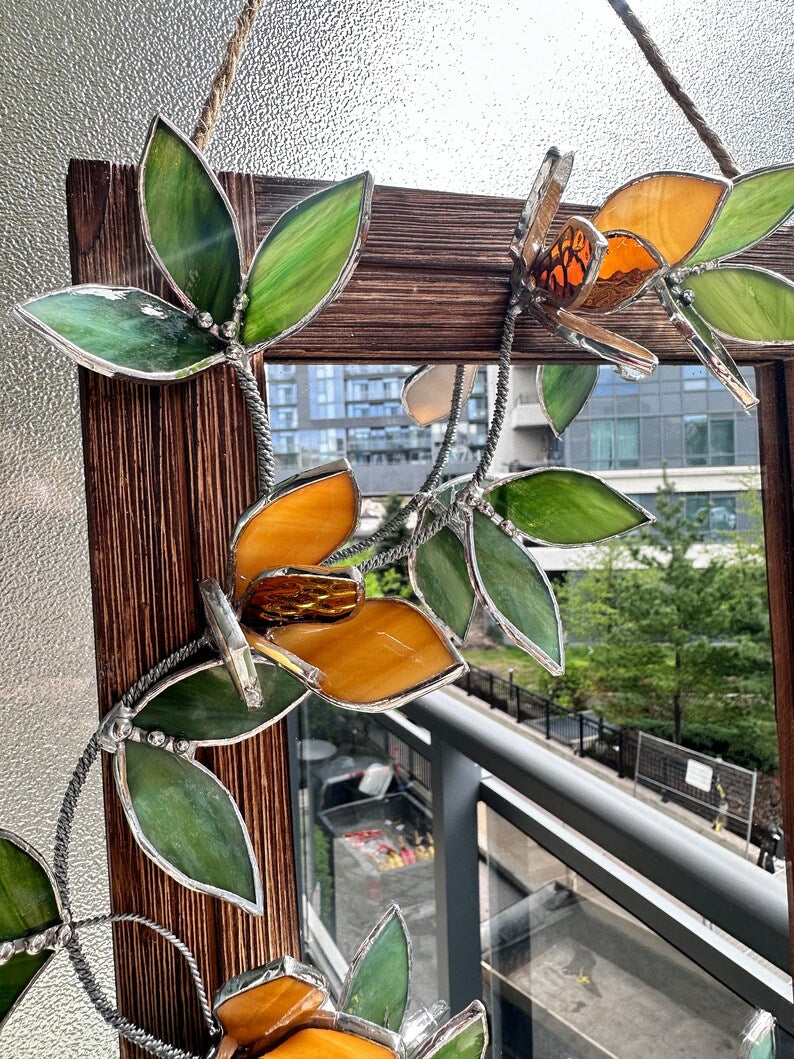 Tiffany-Stil Spiegel mit Glasblumen Magnolien Bernstein Naturholz Wanddekoration