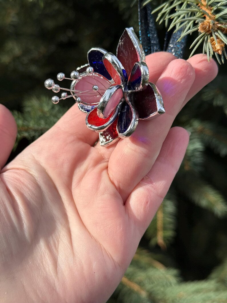 Multicolor Fuchsia Blume Glasmalerei Ornament Suncatcher Weihnachtsdeko 6x6 cm