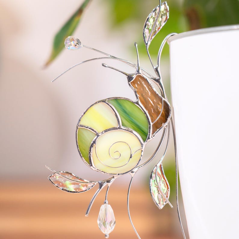 Gartenschnecke Buntglas Sonnenfänger mit Kristallen – 9,5 x 16,5 cm