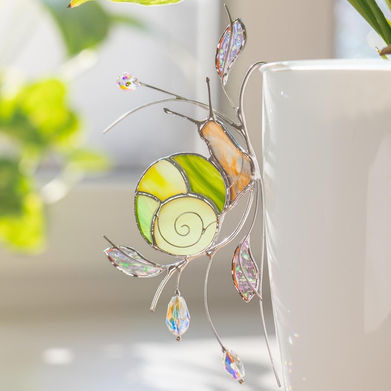 Gartenschnecke Buntglas Sonnenfänger mit Kristallen – 9,5 x 16,5 cm