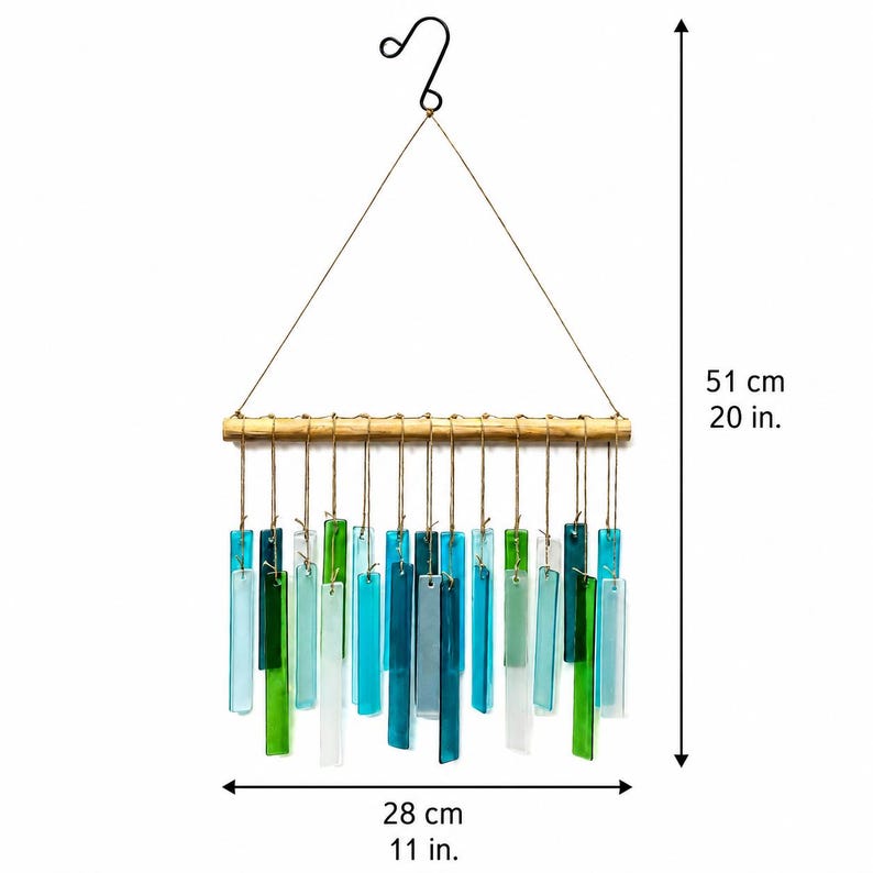 Windspiel aus blaugrünem Glas mit Bambus-Stab, Boho-Gartendekoration