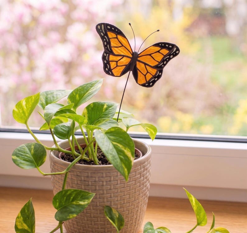 Monarchfalter-Pflanzenstecker aus Buntglas, 2er-Set, Sonnenfänger-Innendekoration