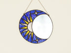 Blauer Buntglas-Spiegel mit Sonne- und Mondmotiv, rundes Wanddekor, handgefertigt
